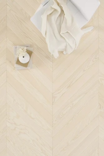 Podłoga jodełka francuska Chevron jesion Timberwise 80x670 mm whitewaxoil