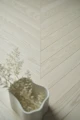 Podłoga jodełka francuska chevron jesion Timberwise 80x670 mm WHITEWAXOILED