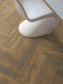 Panele winylowe w jodełkę Pergo Vorma Pad Pro dąb stuletni ciemny